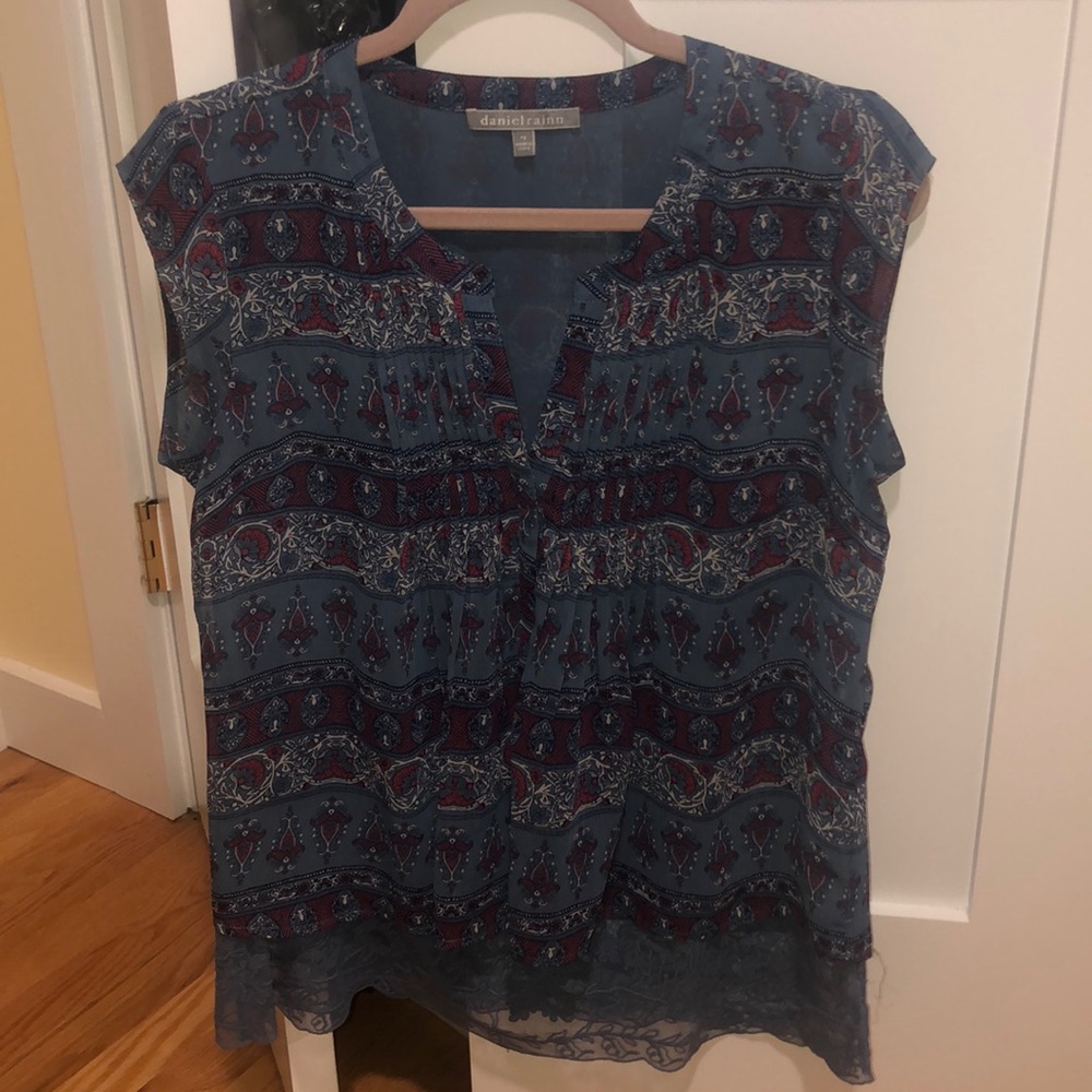 T-shirt blouse